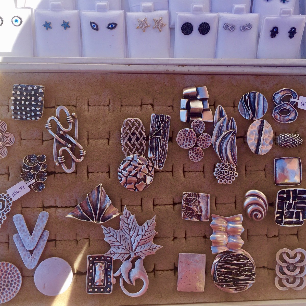 SyriaFest's tweet image. Come shop for some beautiful handmade jewelry at the #SyriaFest bazaar! 

#BYThings #MadeInDC #aCreativeDC #202creates