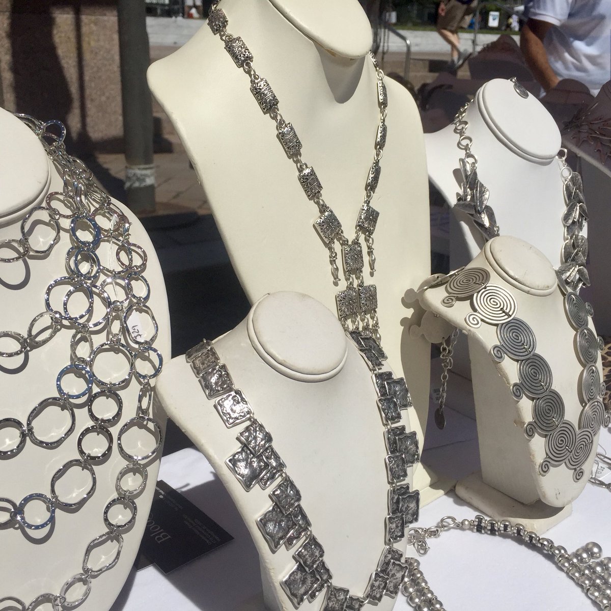 SyriaFest's tweet image. Come shop for some beautiful handmade jewelry at the #SyriaFest bazaar! 

#BYThings #MadeInDC #aCreativeDC #202creates