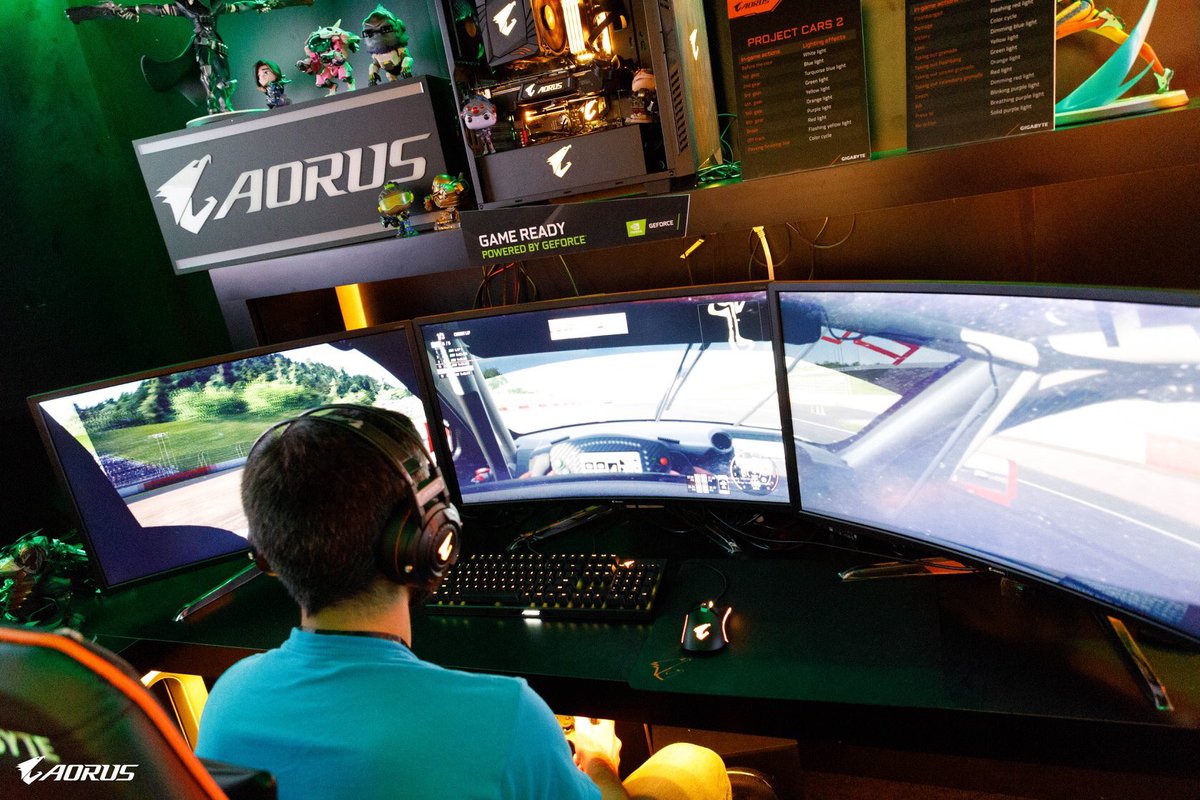 AorusOfficial's tweet photo. PAX West recap from yesterday - @EvilGeniuses pro PUBG player @wo1f_GG spent some time with us and Day 1 of the AORUS Open US Regional Finals was a blast! Tune in again today at 1:00pm PST for the final battle! https://t.co/D2LF2fVoAb