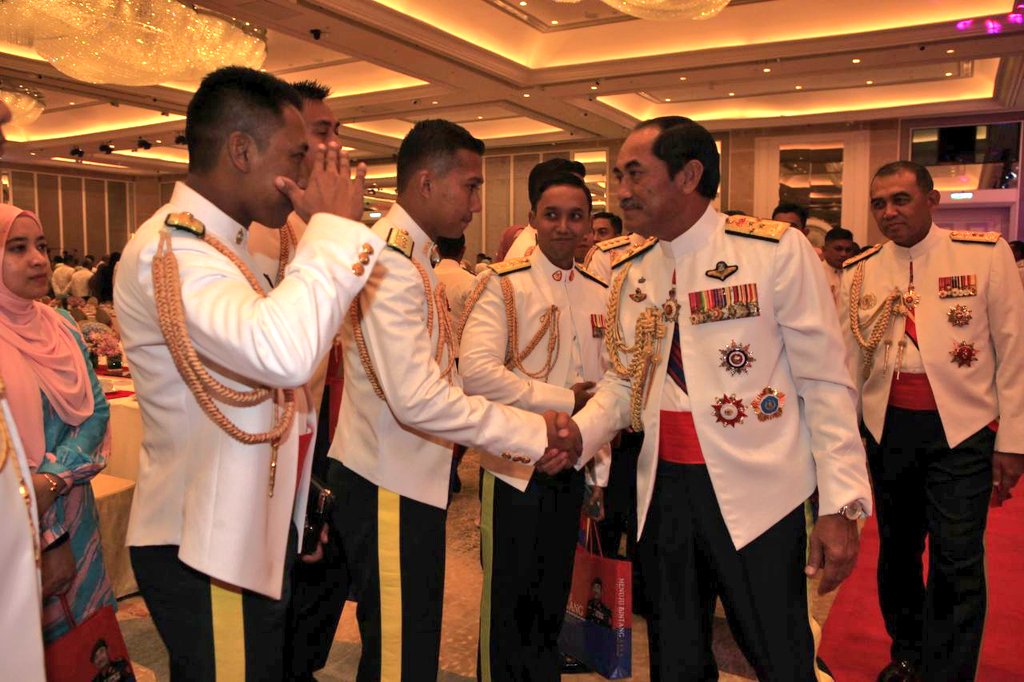 Saya &amp; isteri mengucapkan ribuan terima kasih di atas penganjuran Majlis Makan Malam Rejimental pada malam ini. Ianya satu memori yang cukup indah dan pastinya akan kami berdua abadikan sampai bila-bila.