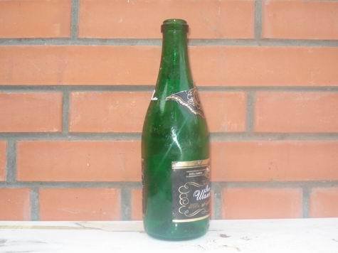 сабраж гусар. шампанское по гусарски. сабраж с саблей. сабраж шампанское. мем с бутылкой.