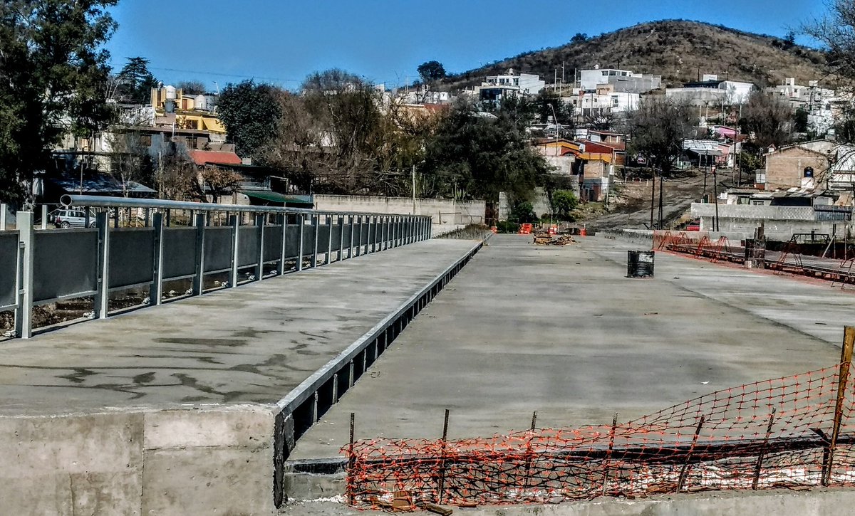 El puente Gral.Cabrera ya comienza a tomar forma...