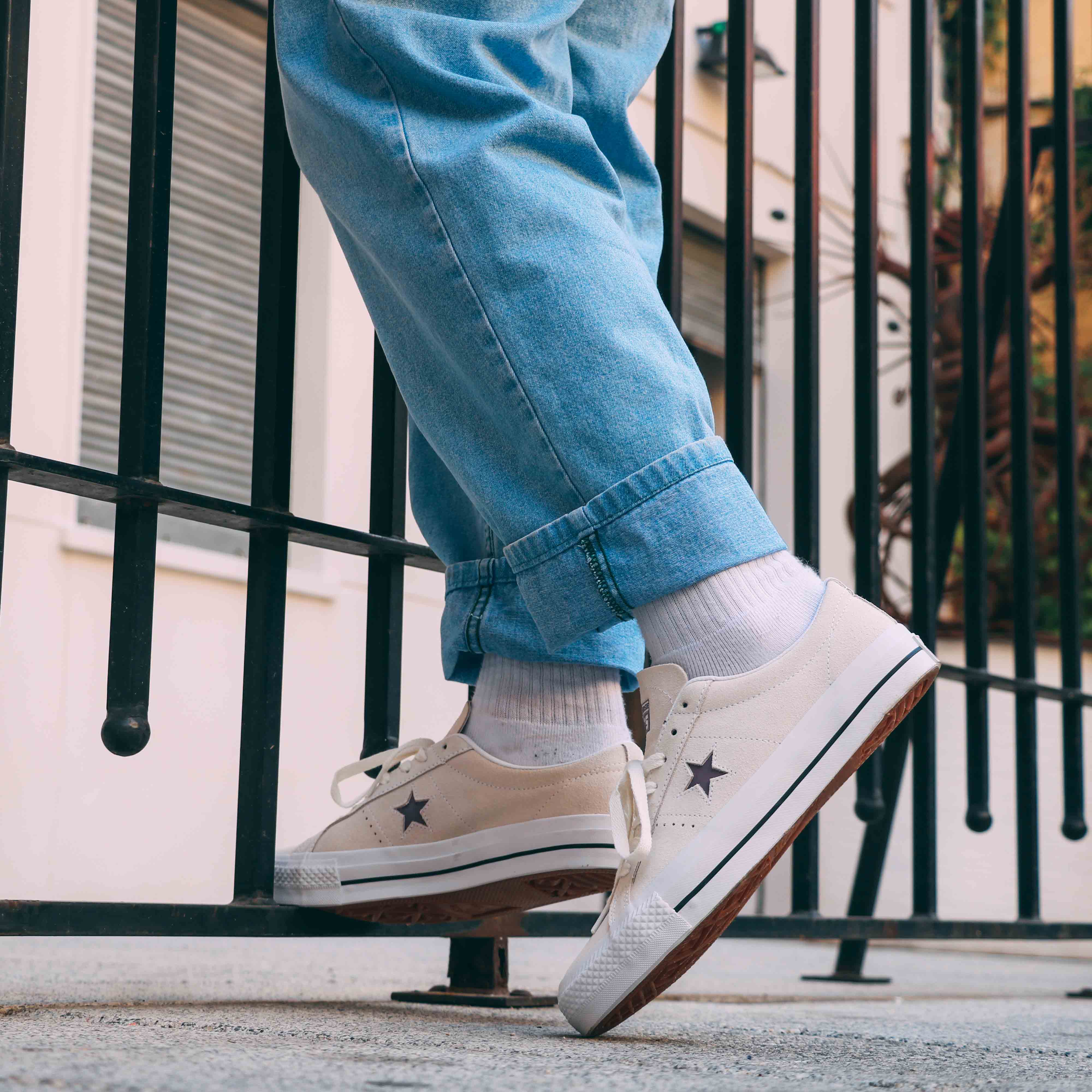One star on feet 2025