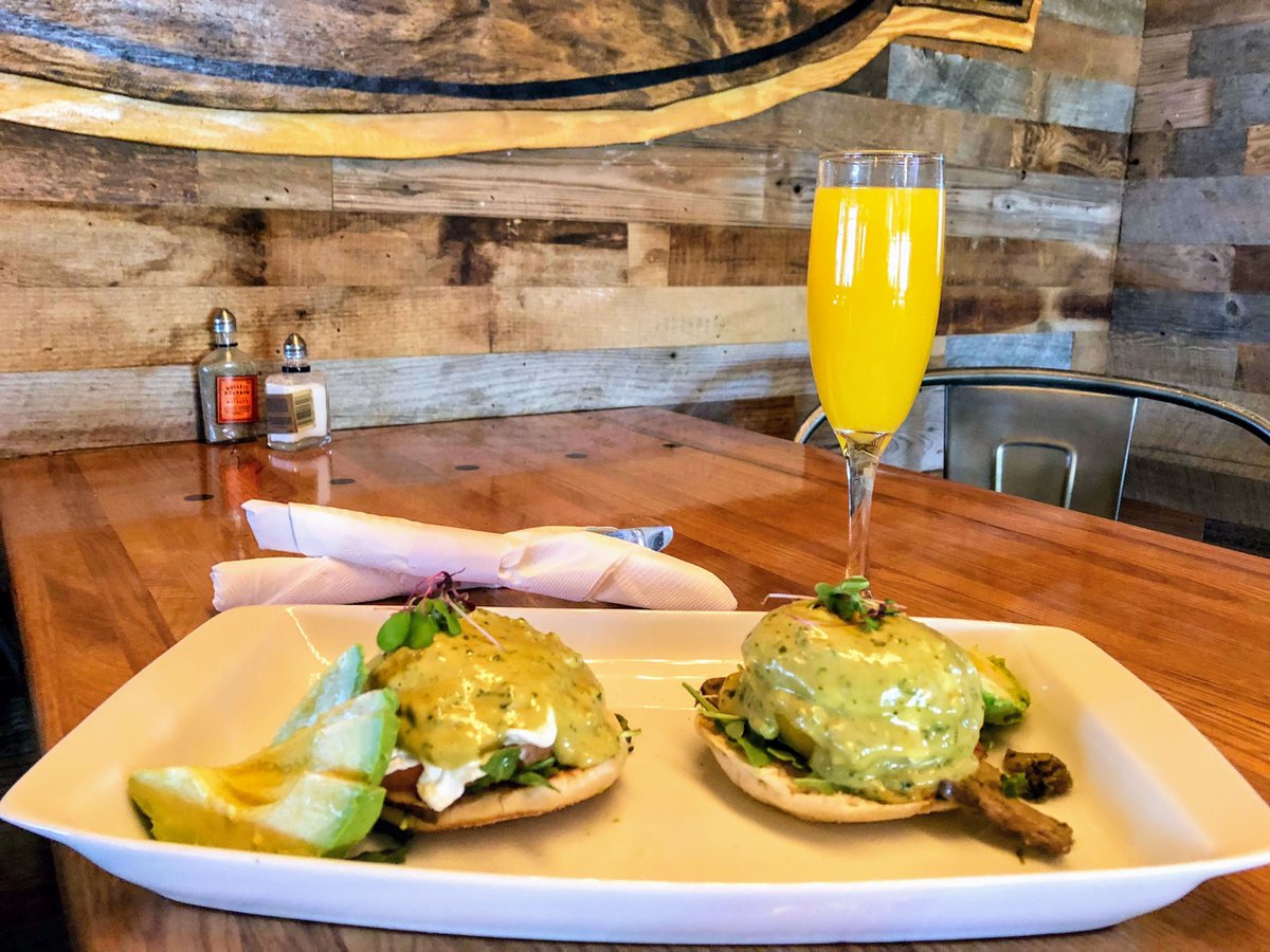 CraftStreettime's tweet photo. ViVa la BrUnCh!!!
.
.
#brunch #breakfast  #mimosa  #champagne  #bloodymary  #tampaeats  #Brunchlife  #weekend  #eggs #instayum #foodie #forkyeah #avocado #sundayfunday #cskoldsmar #csktrinity https://t.co/f8PH4P2KA5