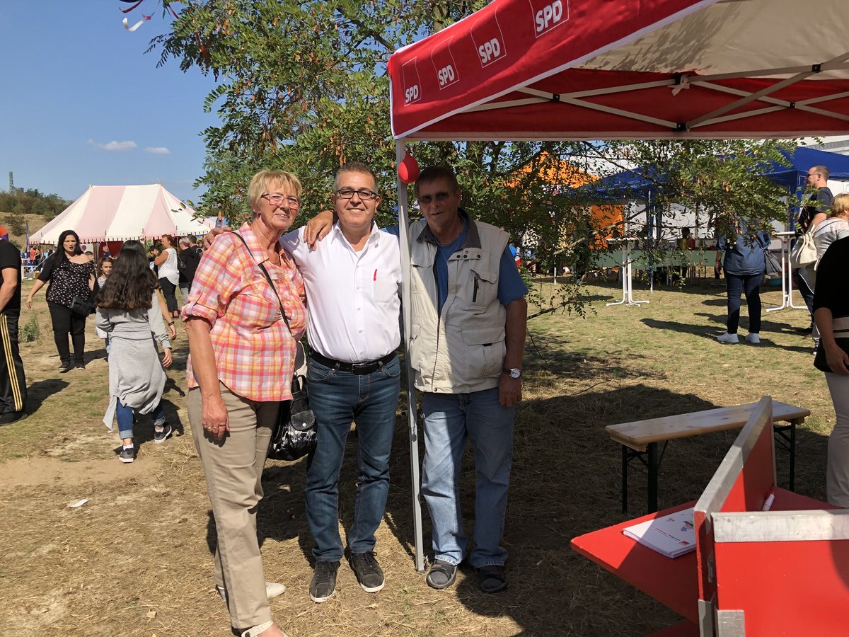 RecaiAytas's tweet photo. Die 4. #Hemelinger #Vielfalt, kurz Hevie, findet dieses Jahr unter dem Motto "Fünf Teile sind das Ganze". @SPDFraktionHB @RecaiAytas #Bremen #wirsindmehr https://t.co/n02ibtzAAD