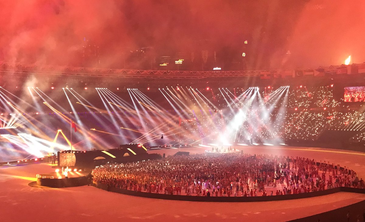 “Bright As The Sun” lagu bagus ciptaan <a href="/RianEkkyP/">RIAN D'MASIV</a>, lirik dikerjakan bareng <a href="/irfanky83/">Irfan Aulia</a> dan <a href="/ade_govinda/">Ade Nurulianto</a> #AsianGames2018