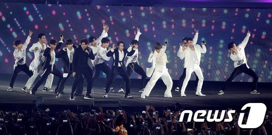 WOW EVEN PROUD IS AN UNDERSTATEMENT!!!!!! AMAZING!!! 😭😭

#SUPERJUNIORClosingCeremony
#SUJUxiKON #AsianGameswithSJ 
#ClosingCeremonyAsianGames2018