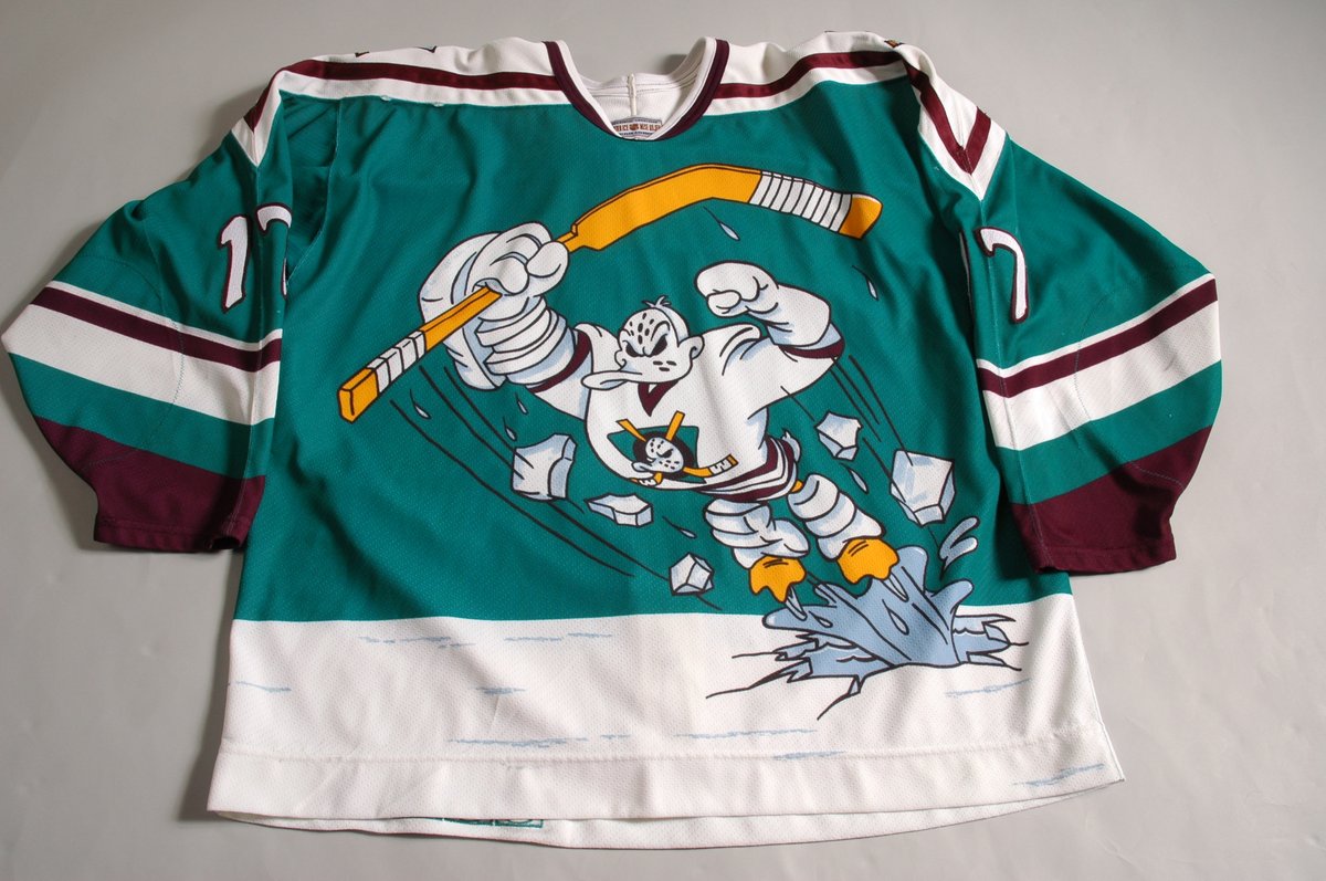 1 of the worst images ever for a pro sports team: #MightyDucksOfAnaheim was a bad enough name,but look at this ridiculous cartoon logo that grown men had to wear-on an equally hideous teal jersey @AnaheimDucks.
Some people like such silly things for their audacity but get serious