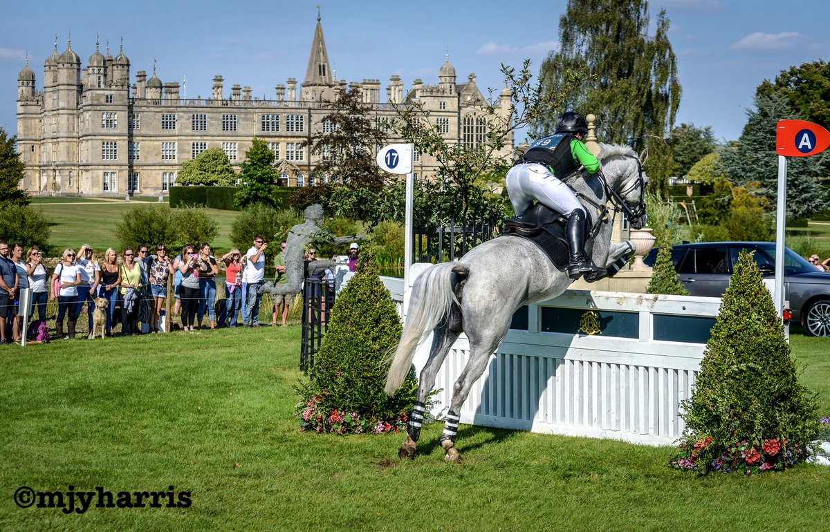 mjyharris's tweet photo. The shot with Burghley House in the background.
This is Warren Lamperd (Aus) and SLYVIA.
@LRBHT_Official @BEventing https://t.co/g82FKT2Jjo