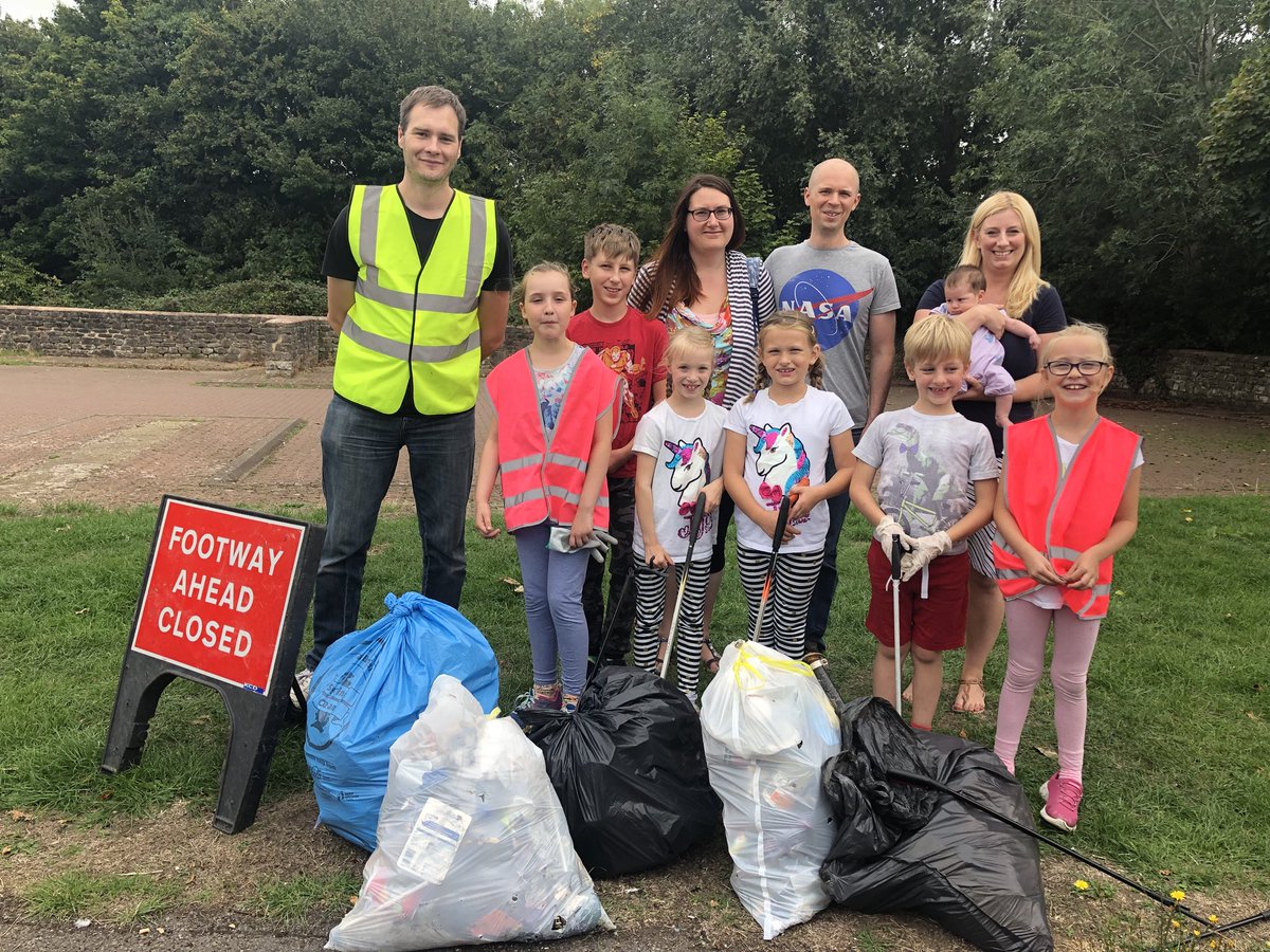 A massive thank you to everyone who came to support us at <a href="/Shaw_Ridge/">Shaw Ridge</a> Primary School this afternoon.  We collected over 30 kilos of rubbish bringing our grand total to over 132 kilos this year.  Let’s keep Shaw clean! #Shaw #Swindon #KeepSwindonClean #ShawLitterWarriors