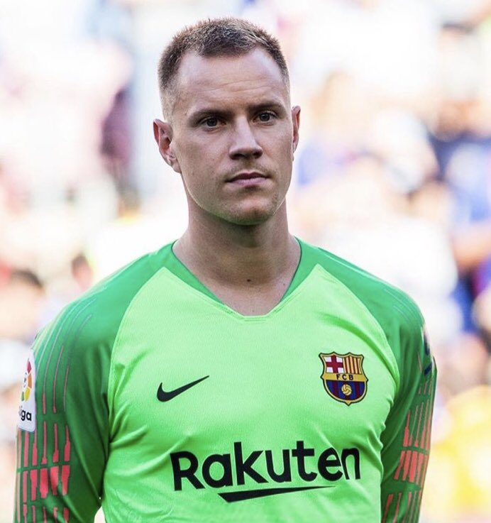 FtblBattles's tweet image. RT for Ter Stegen🇩🇪
LIKE for Alisson🇧🇷