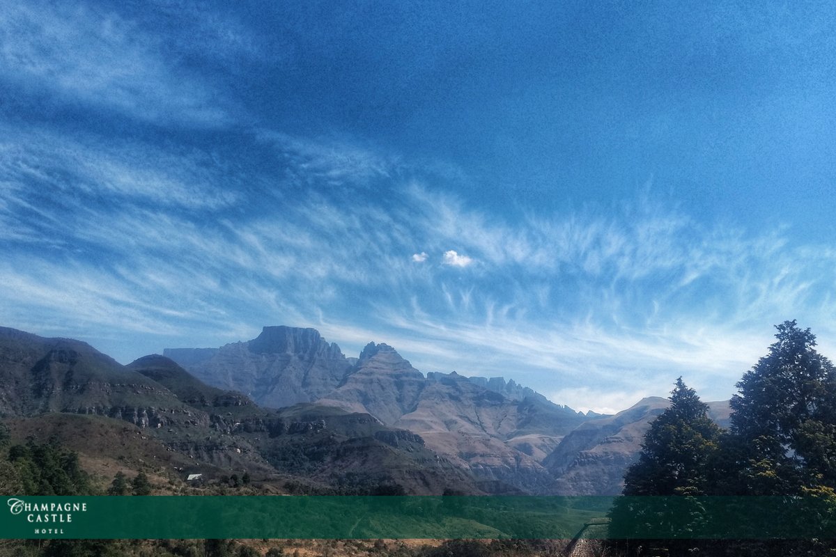 champagnecastle's tweet photo. An incredible soufflé of Wave Clouds recently visited us #senseofplace https://t.co/NE1FxsufDb