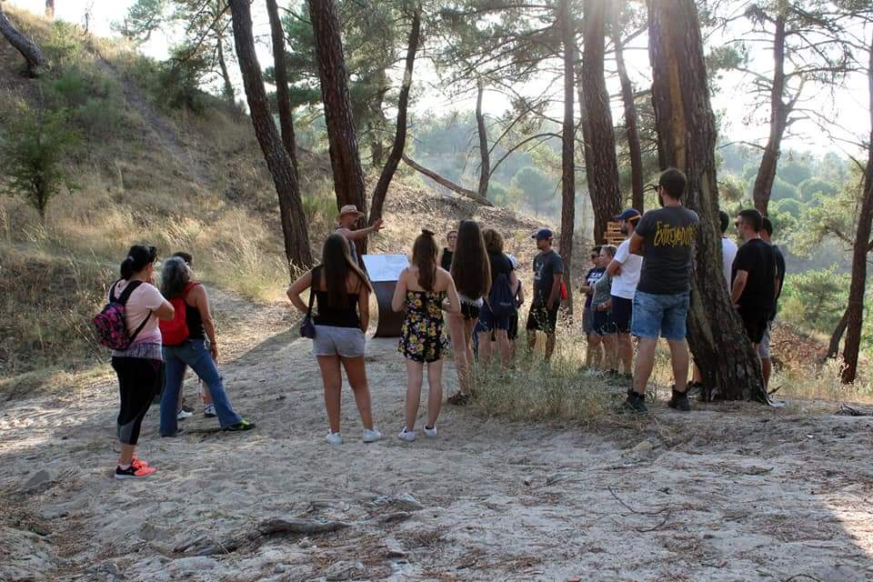 arqueopdelmoro's tweet photo. Vecinos de #Mudrian visitaron está semana #PeñadelMoro. Muchas gracias Cristina y José de la Asociación Cultural #AyCordera y al grupo por vuestro entusiasmo. Tenemos cita en septiembre en vuestro #Fororuralmudrian
Un abrazo de parte de todo el equipo
#pueblosvivos https://t.co/lB0yQP5qDu