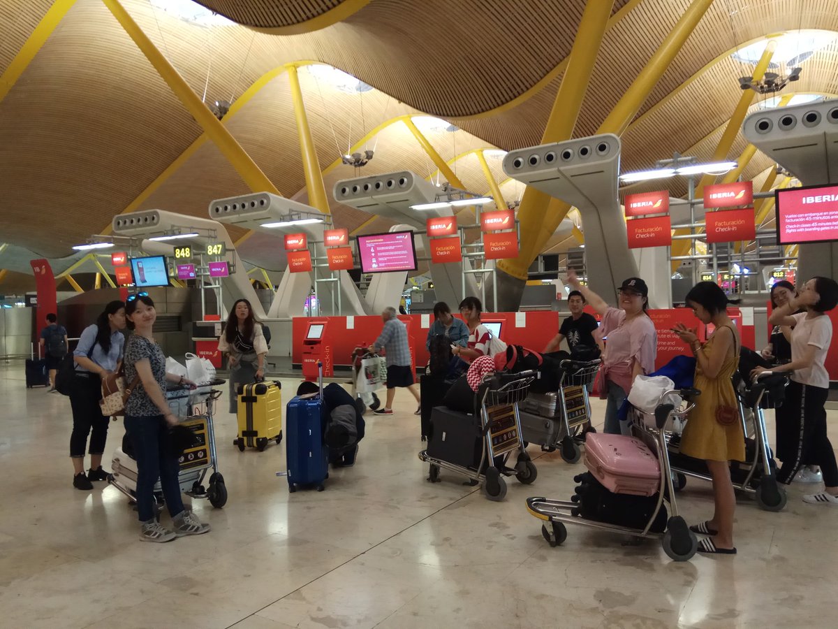 BegonaJamardo's tweet photo. Nuestro #Dari2018 @IESIDEedu ya en el avión de regreso a China. No es un adiós. Es un hasta pronto.! Feliz viaje! https://t.co/LmynGEzI3C