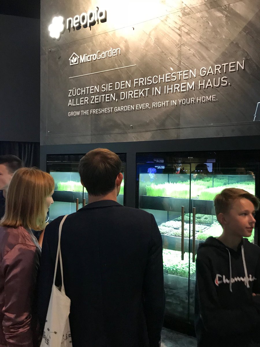 OvePedersen1's tweet photo. IFA elektronik messe i Berlin. Fremtidens køkkenhave i et køkkenskab. Uha uhadada... https://t.co/vSVweumjgE