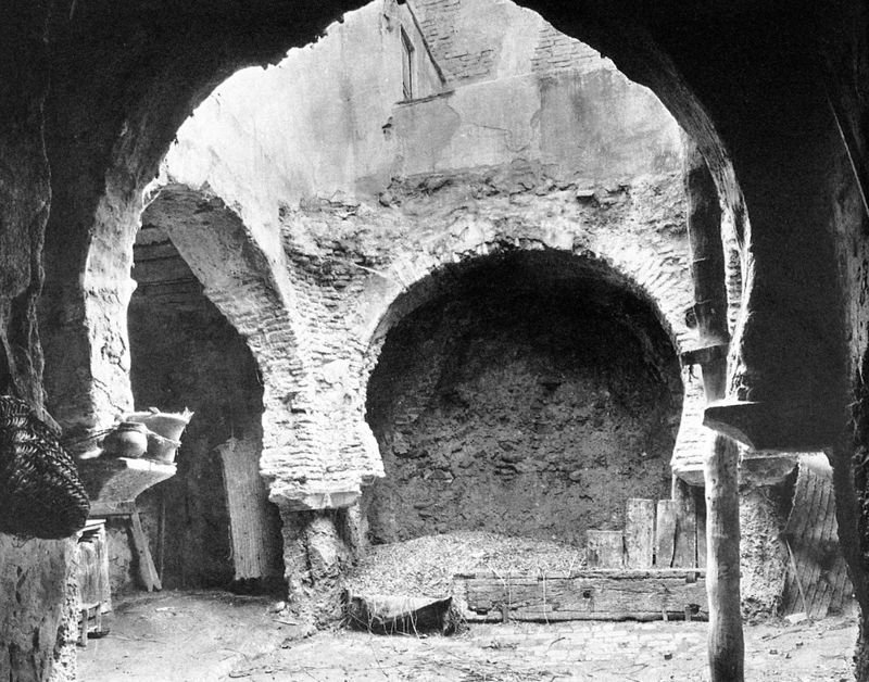 huermur's tweet image. Los Baños Árabes de #Murcia que perecieron bajo la piqueta, fueron declarados monumento nacional en 1931, pero no fue suficiente para protegerlos frente a la pala que los hizo caer en febrero de 1953. Murcia debe aprender de sus errores para no volver a cometerlos #FelizDomingo