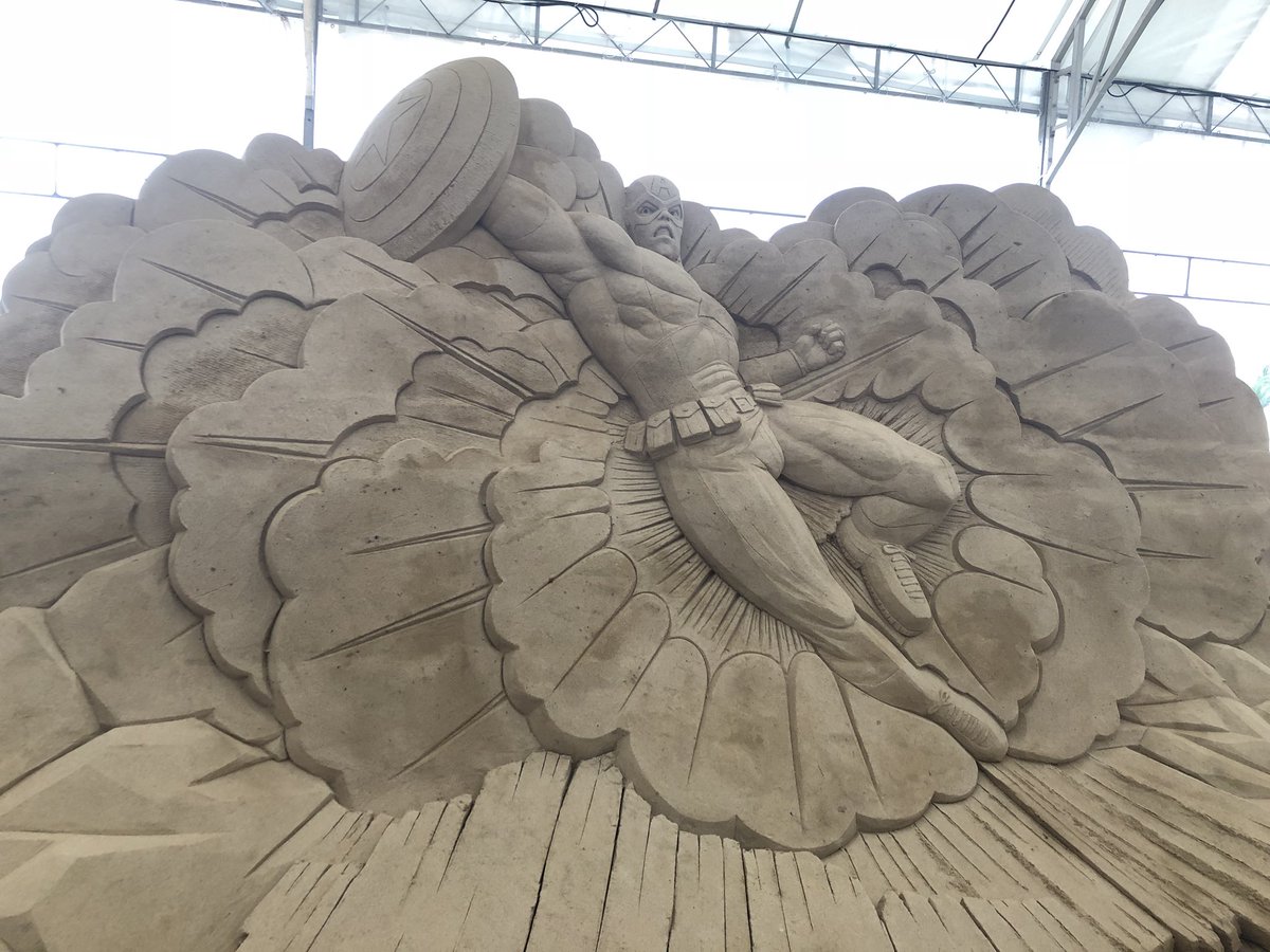 ActingUpIsaac's tweet photo. Can you believe this sand art? I’ve heard of sand castles, but this.....WOW. #SentosaSandsation #Marvel #CaptainAmerica #SteveRodgers #Singapore #Sentosa #SilosoBeach #SandCastle https://t.co/73oMgGjvGK