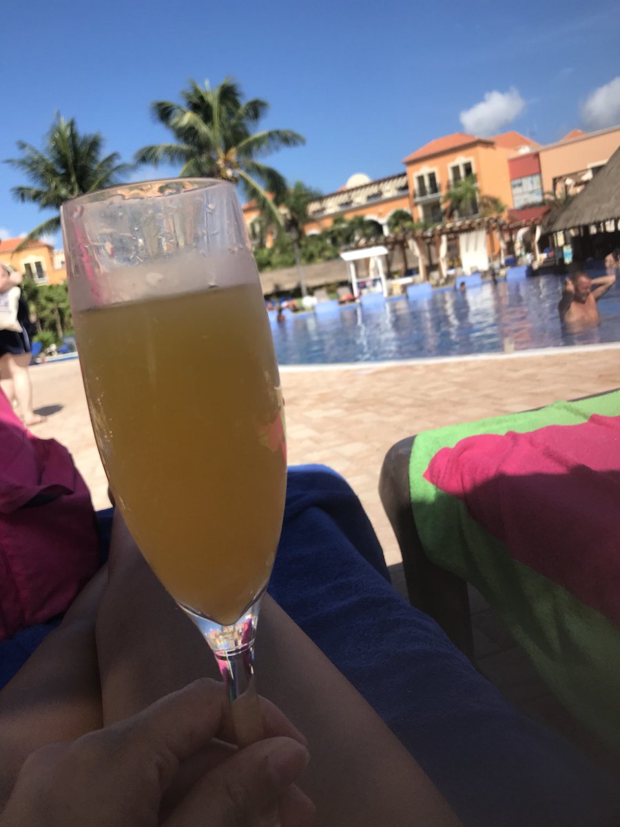 alehdezc's tweet photo. #Mimoseando 😎 10:00 a.m. https://t.co/xMlosWzgc2
