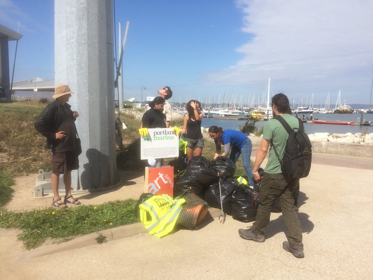 13 bags of rubbish removed from the seashore today in just a couple of hours at ⁦@DeanReddyhoff⁩ ⁦@PortlandMarina⁩ in ⁦@portlandharbour⁩ by ⁦@BSACdivers⁩ giving back.