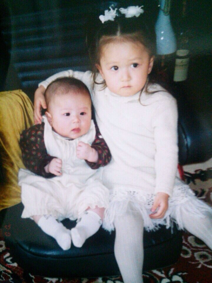 El Squad 公式 Auf Twitter Good Evening Shingoさんの投稿に引き続き 私も幼少期の写真をドンっ 一緒に写っとるずんぐり坊やは弟で ゴールドの衣装の写真はポッパー時代の私です そして現在に至ります 笑 顔変わったかな それでは明日から