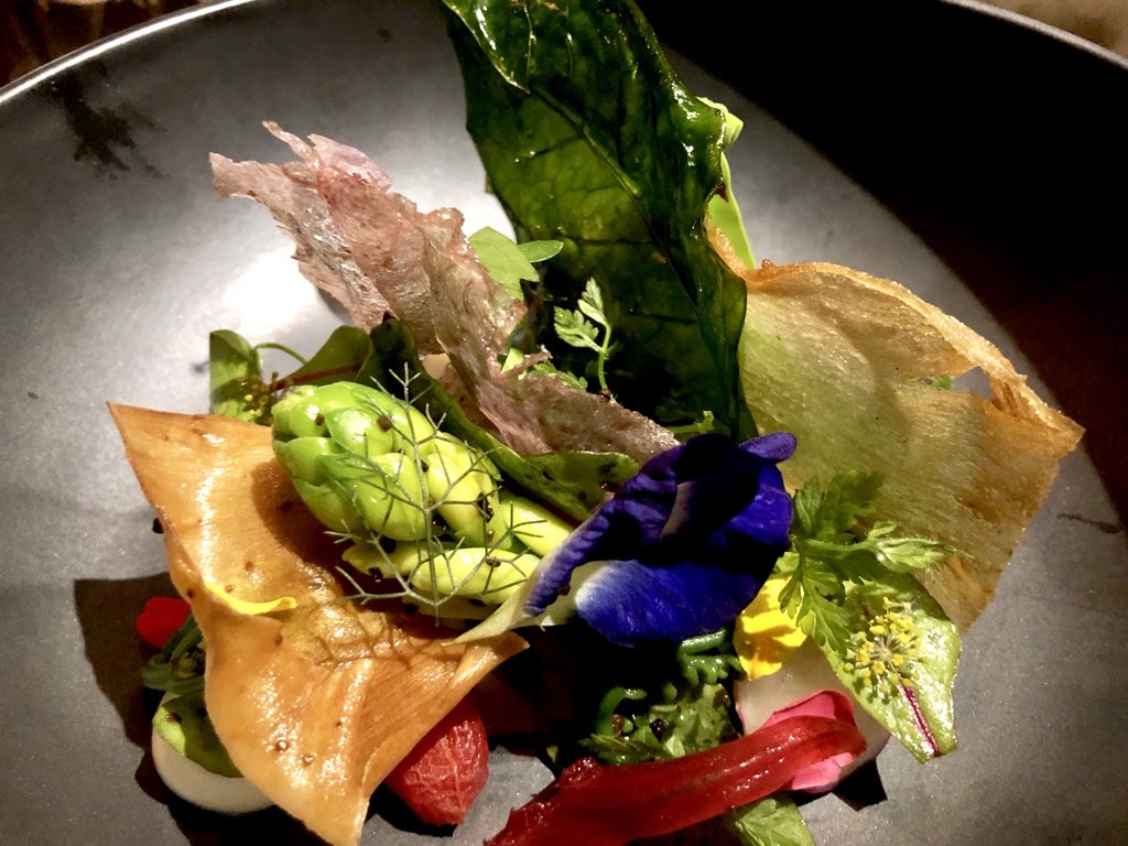 juliaplozano's tweet photo. Estupenda cena en #mumeTaipei a cargo del chef #RichieLin Producto local cocinado en clave contemporánea con clara influencia europea pero estilo propio. Un sitio que no hay que perderse!!! 😋😋😋 https://t.co/DDBkgzBKQ5