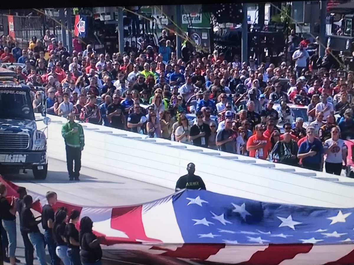 TrackSweeper's tweet photo. Just love this photo of @CarlEverett32 at @TooToughToTame before @XfinityRacing race! 🇺🇸🇺🇸🇺🇸🇺🇸 @elginsweeper https://t.co/OkiB7vRfy4