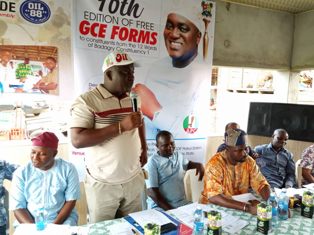 hon_oil's tweet photo. Presentation of FREE GCE FORMS to 120 beneficiaries in support of Education in my Constituency. 
#OIL88 #Education #10thEdition #Badagry 
@lshaofficial @AkinwunmiAmbode @irepbdg_ @WusuPedepo @realTodejiSB @APCNigeria https://t.co/vZqlIzZgqx