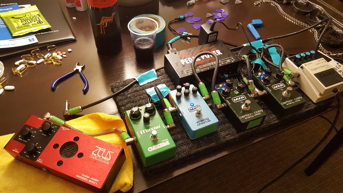 The hotel room practice rig. Sent to you from yet another hotel somewhere on planet earth!