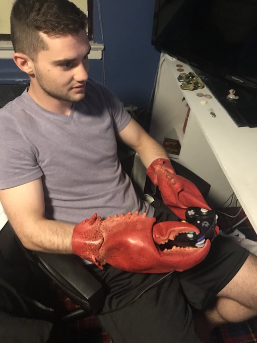 Watch Cody Schwab's leaked NSFW photo on TwXstars