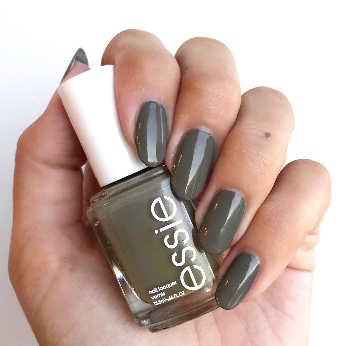 it's not always a bad thing to be #exposed. who's loving our september  #colorofthemonth? don't forget to tag us in your manis!, image size:1200x1199