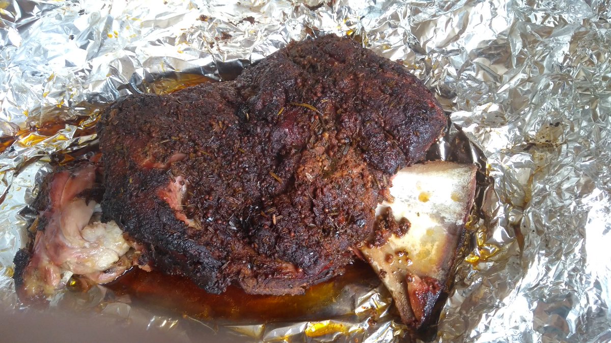 SJ_Lovell's tweet image. 8 1/2 hours later, super tender #pulledlamb #bbqlife