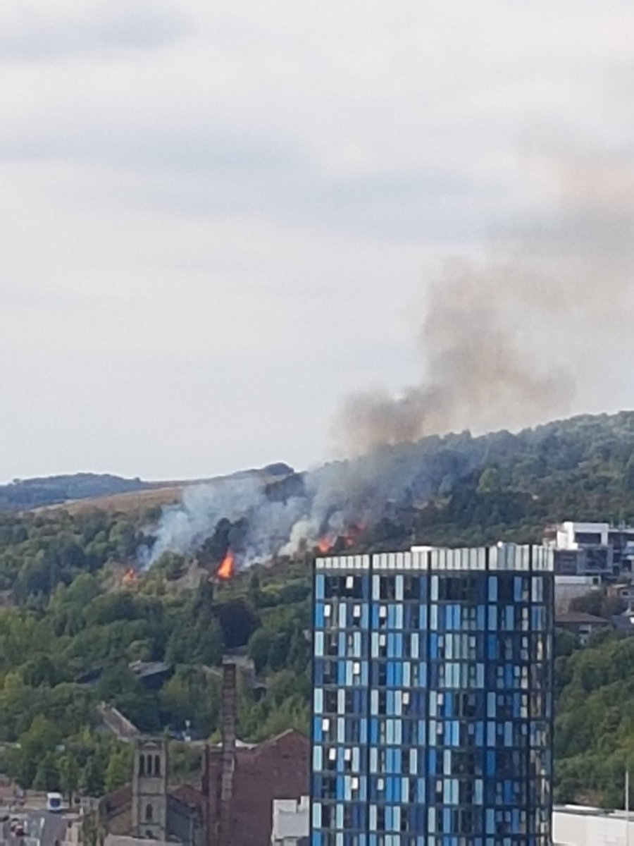 Red sky at night, Sheffield's on fire #skivillage #Sheffield