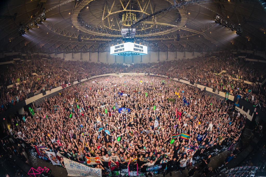 bassnectar's tweet photo. SHAZAAAAM!!! Thanks for helping us celebrate our Eleventh Bass Center, that was a precious moment in time 🙏🏼🙏🏼🙏🏼 Now we are gathering our energy to dive even deeper tonight - All Aboard The Mothership!!! #BassCenterXI https://t.co/Xz15UjJJOh