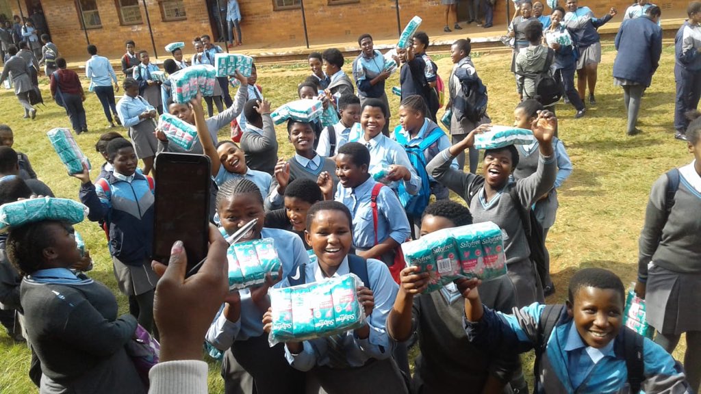 iiam_vee's tweet photo. 01/09/2018.Members of the Black Lawyers Association (BLA&BLASC)donated sanitary towels to Parlmaton High School at Lusikisiki in the Eastern Cape.#keep a girl child in Schoolπ¨π½βπ«π©π½βπ«πππ#tsapaddrive @TrendingSAon3 @THATninahastie @kuliroberts @PabiMoloi @DrMusaMthombeni https://t.co/pxFE2LWLvr