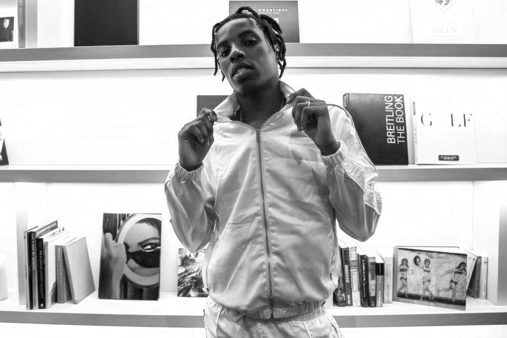 The artist <a href="/RoyWoods/">ROY WOOD$</a> strikes the pose in our library #hoteldesers #bsignaturehotels