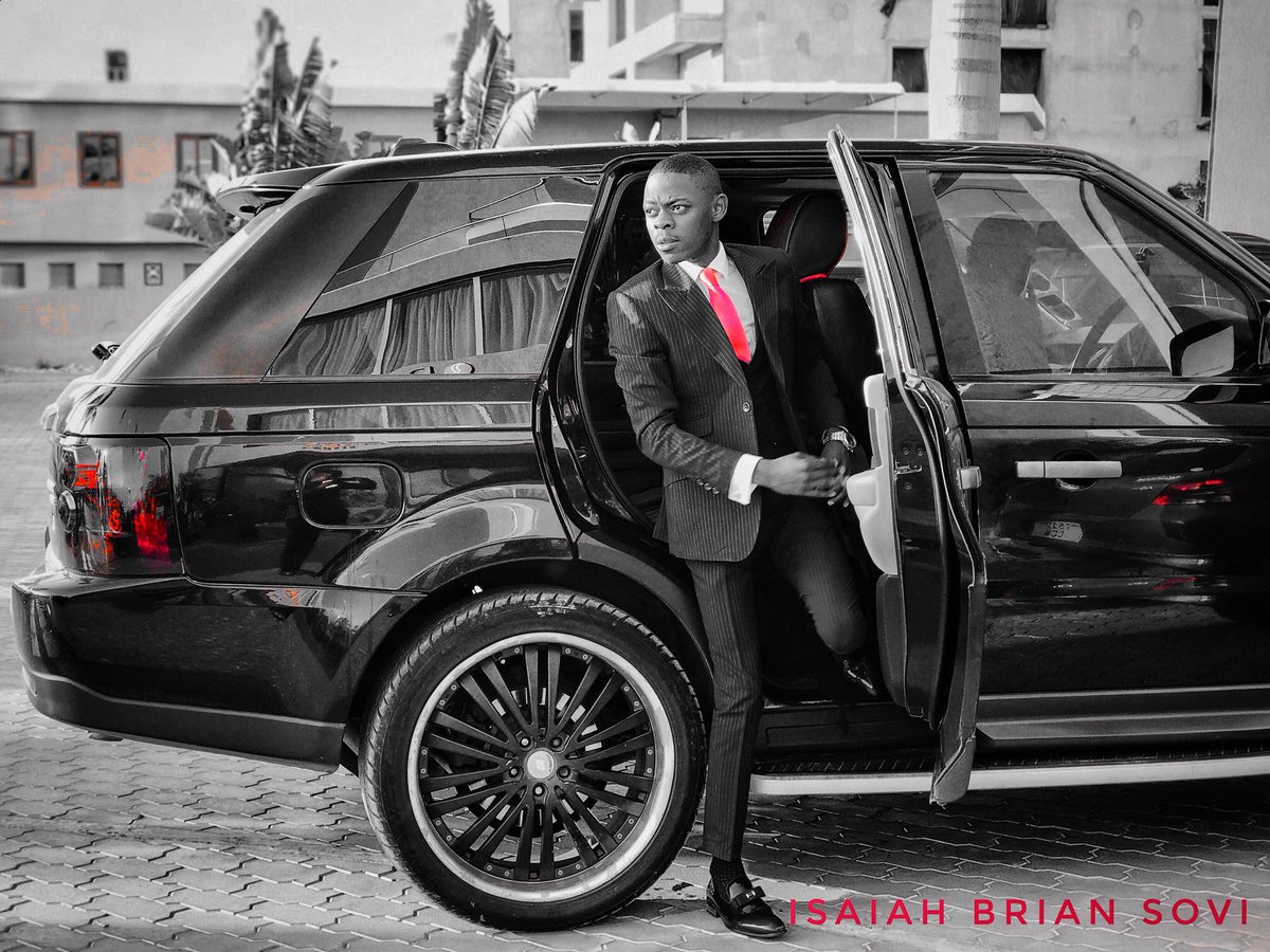 isaiahsovi's tweet photo. You can make a MILLION EXCUSES or you can make a MILLION DOLLARS π΅
#money #cash #millionaire #luxury #week #fashion #menssuits #style #iamimperial https://t.co/gHC15t6b9o