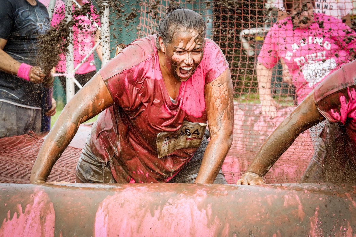 SallyAdamsPhoto's tweet image. Who doesn’t love a Muddy Run?! @CR_UK @raceforlife #RealWomen #MuddyRun @CornwallLive #BeatCancer