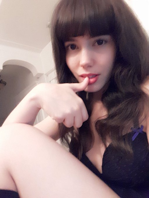 Old pics of me I found while cleaning up my computer 😝🐭 #barelylegal #jailbait   Oh and I'll be online<a href="/tag/barelylegal"class="tags"><span>#barelylegal</span></a><a href="/tag/chaturbate"class="tags"><span>#chaturbate</span></a><a href="/tag/jailbait"class="tags"><span>#jailbait</span></a>
