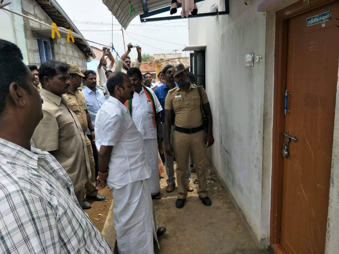 DrLMurugan's tweet image. Spot Visit of Hon'ble Vice Chairman Shri. L. Murugan #NationalCommisionForScheduledCaste.

Visited #Namakkal District, #Paramathi Taluk, 
#Siddampoondi Village and #Kondhalam Village #Review Meet

#SC #ST #Dalit @VC_NCSC