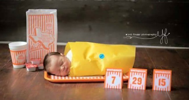 Epiphany78's tweet image. Picture of @ptavaressss  when she was a lil taco. @gabriella_lee5 @macladygenerals 💞💞💞