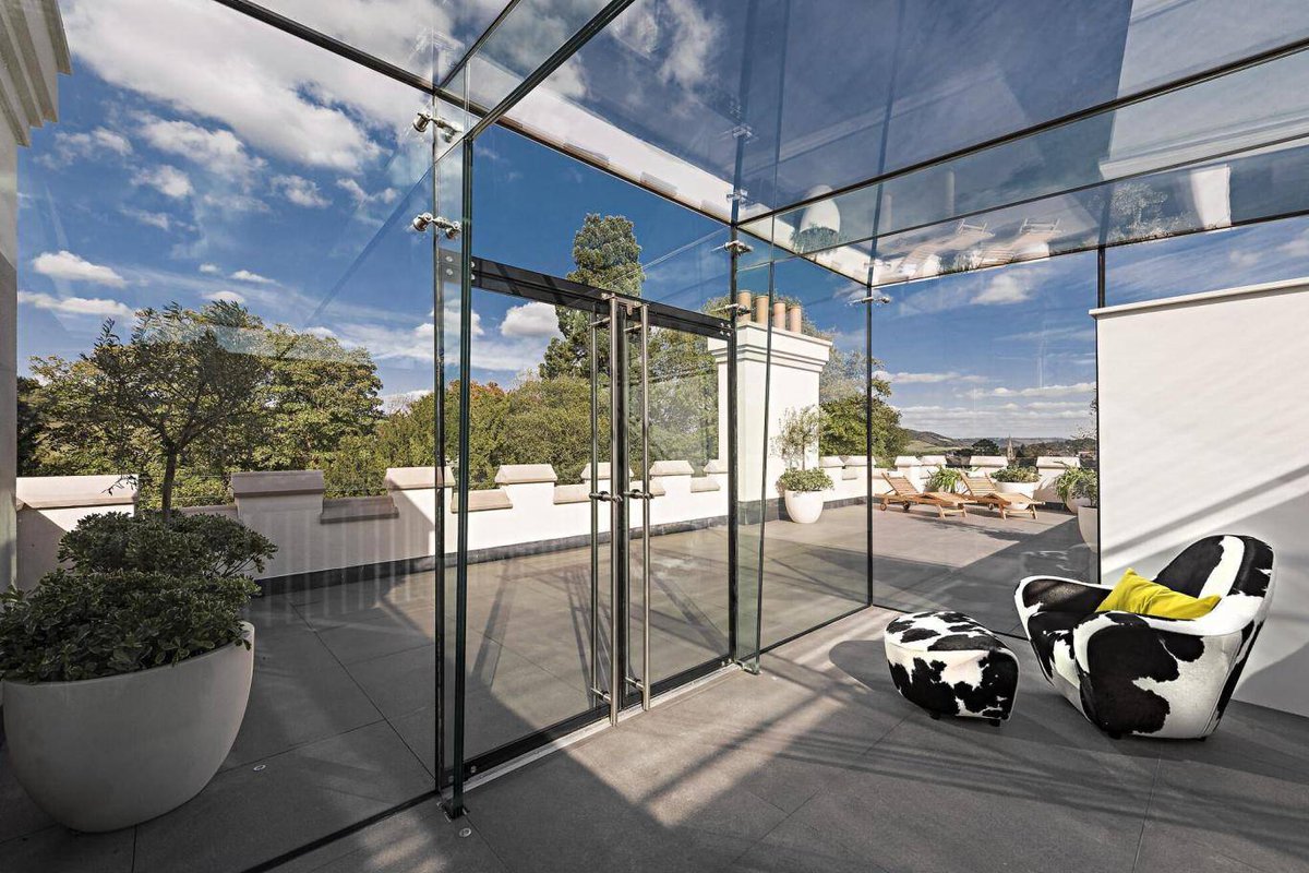 Well-suited Surrey:commuter flats and family-sized houses in Guildford, Woking and Dorking attract 'reverse' London commuters

homesandproperty.co.uk/property-news/…