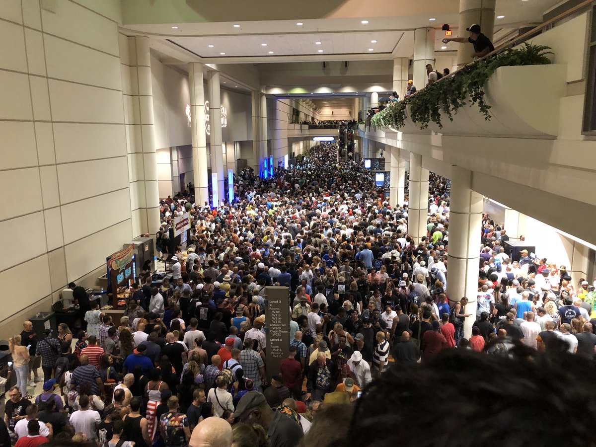 PASrecovery's tweet photo. Thousands came from around the world to celebrate recovery! We do recover!  #wcna37 #Orlando #recoveryrocks #recovery #grateful https://t.co/vf5VIWJm89