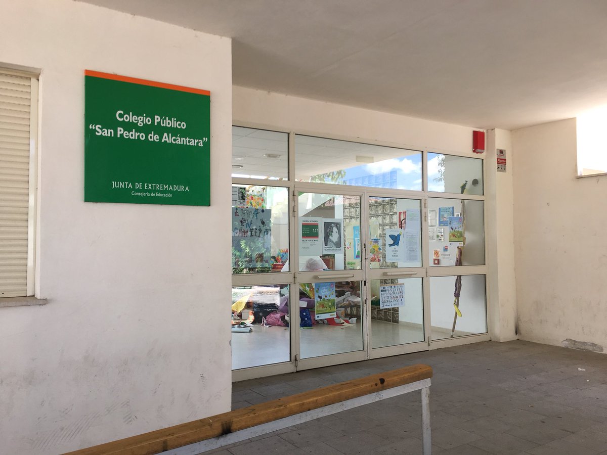 kapormm's tweet photo. Mañana no se repetirá lo que llevo haciendo desde hace 7 años!! Esa puerta no se abrirá para mí!! He disfrutado mucho en #ColeDeMiramontes sobre todo con la Experiencia/Proyecto #ProgramaRobotLego https://t.co/vJeHg2H1mm