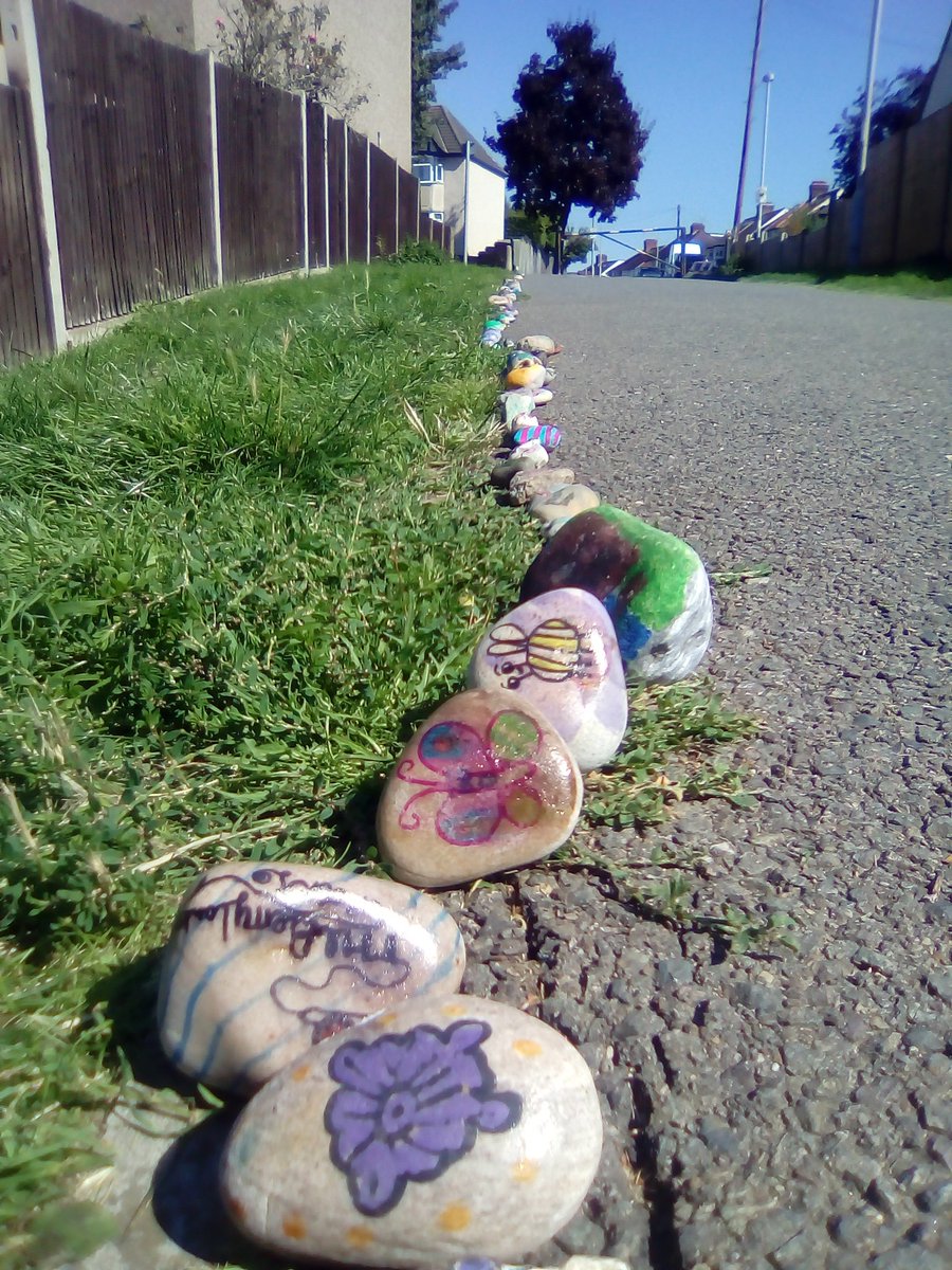 MPSAlexandraVK's tweet photo. All quiet in the Berrylands/Tolworth area. Nothing but the blue sky and these lovely painted stones to occupy me. A good day. https://t.co/HstfiYSOES