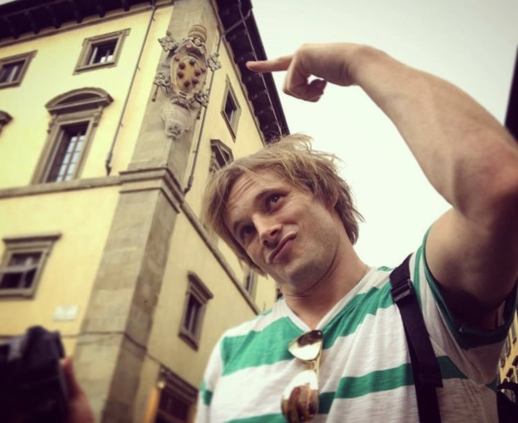 softiecastiel's tweet photo. Same pic, different person (unfortunately)
Finally I found too the Medici balls! 
@BradleyJames @imediciofficial https://t.co/HSmCekId4n