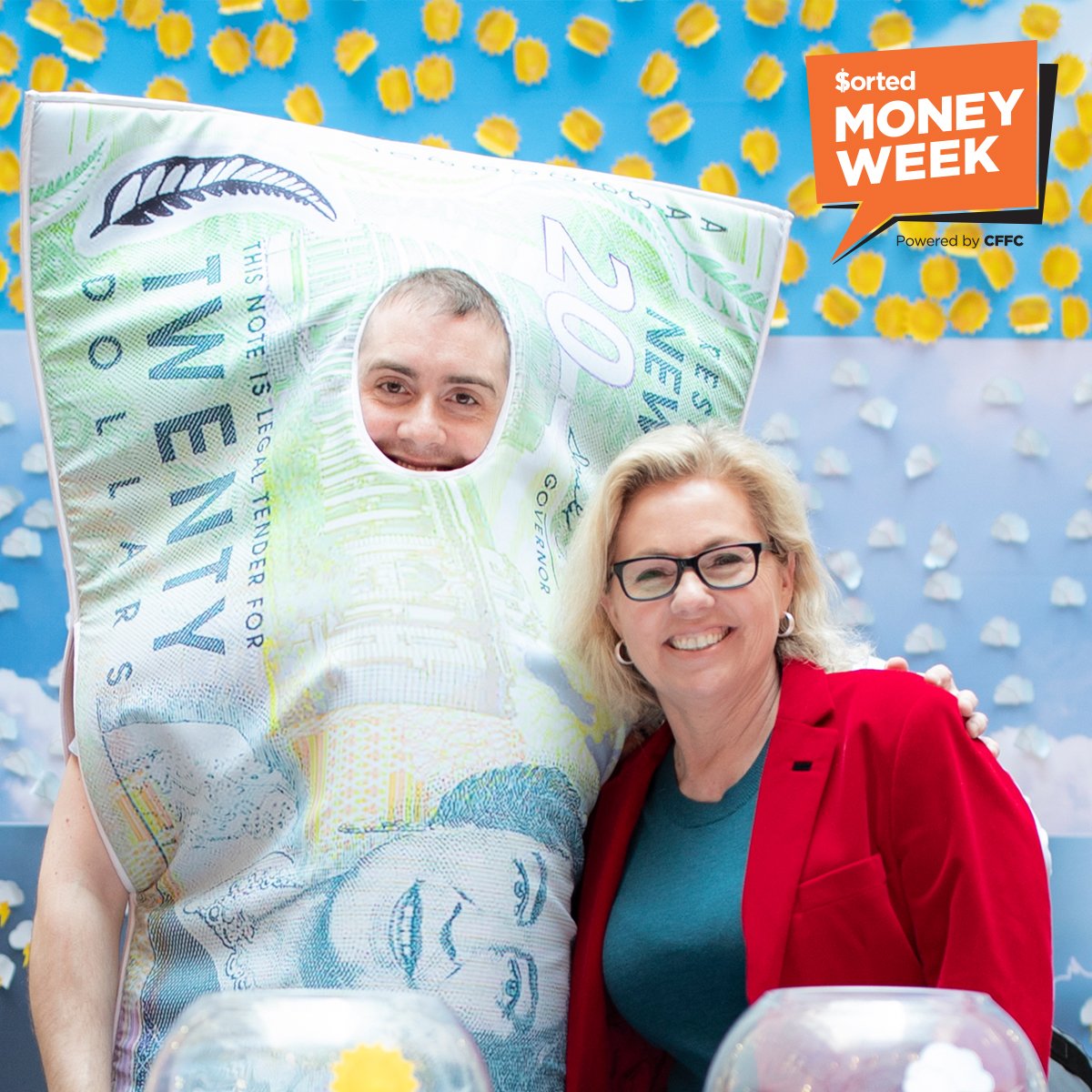 MoneyWeekNZ's tweet image. Make friends with your money this #MoneyWeek2018 like Retirement Commissioner, Diane Maxwell did with our $20 note at our launch event in @BritomartNZ #weatherthestorm #buffer #savings