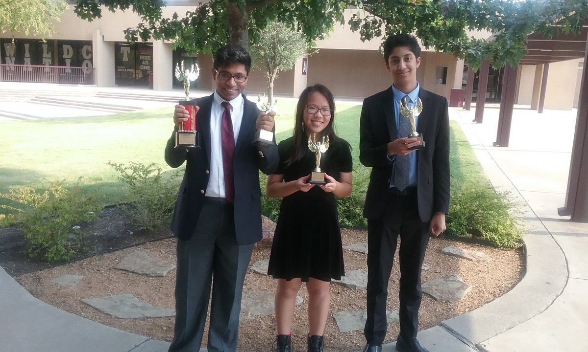 DebateEsd's tweet photo. 1st tournament of the season and ESD Speech &amp;Debate already bringing home the hardware!  Congrats to Nick Harapanahalli('20) for taking 2nd &amp; 4th in two different Extemp fields and Jiaying Fu('21) and Zan Haq('20) for breaking to quarters in Lincoln Douglas at Plano HS! https://t.co/jRKjfI1D3a