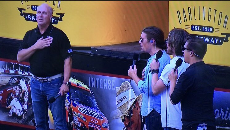 Watching <a href="/hansonmusic/">HANSON</a> perform the National Anthem always gives me goosebumps #hanson #BojanglesSouthern500 #NationalAnthem