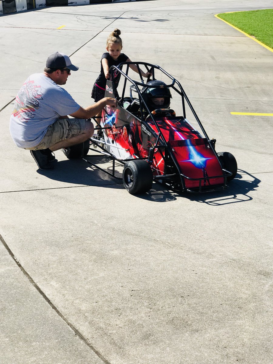 Ethan Burdett Racing tweet media