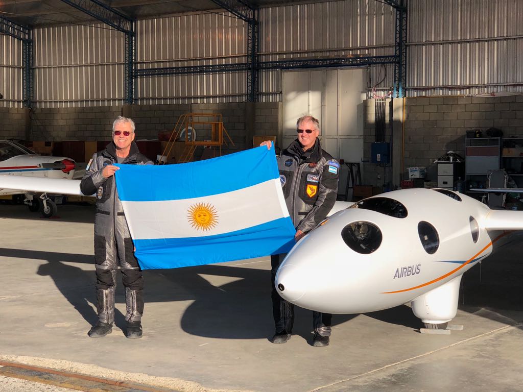 What a team!
#AirbusPerlanMission II
3 Flights
3 World Records

2 Sept. 2018
76,124 feet pressure altitude
74,295 feet GPS altitide